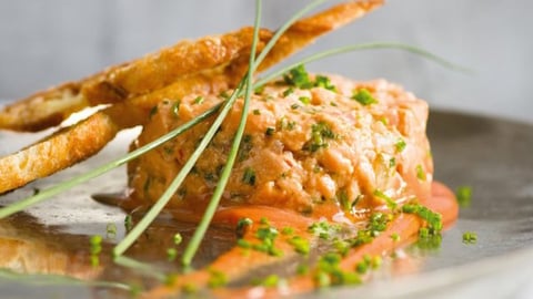 Tartare de Saumon Sauce Cocktail