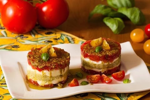 Tartare de Tomates et Mozzarella en Mille-Feuille