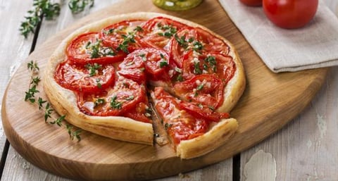 TARTE À LA MOUTARDE AUX TOMATES