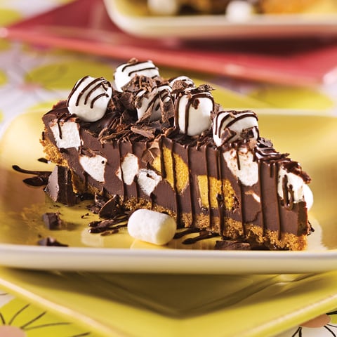 Tarte au Chocolat Truffée de Tire-éponge et Mini-guimauves