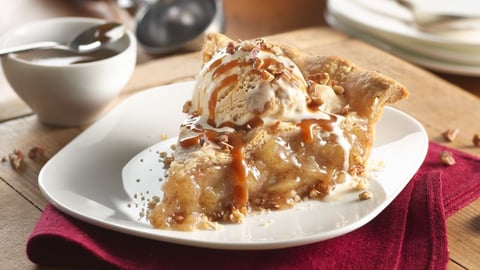 Tarte aux Pommes au Caramel et aux Pacanes