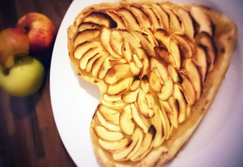 Tarte aux Pommes Facile en forme de Coeur