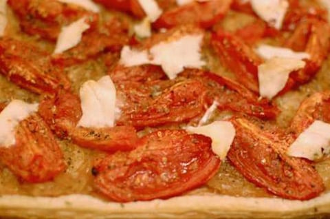 Tarte Fine à la Tomate et à la Moutarde