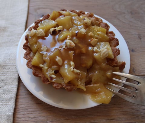 Tartelettes aux Pommes, Caramel au Beurre Salé et Noisettes
