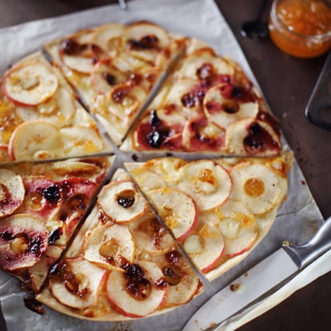 Tartes Fines aux Pommes, Fromages et Confitures