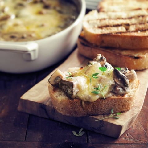 TARTINADE CHAUDE AUX CHAMPIGNONS ET LE 1608