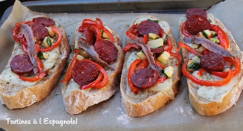 TARTINES À L'ESPAGNOLE