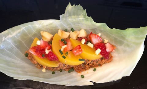 Thon et Tomates Séchées sur Feuilles de Chou