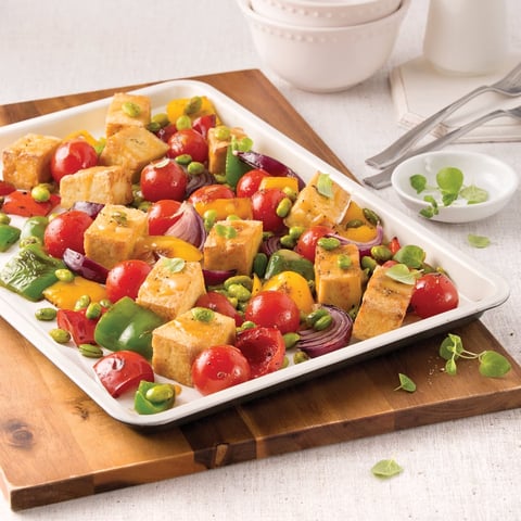 Tofu, Edamames et Légumes sur la Plaque