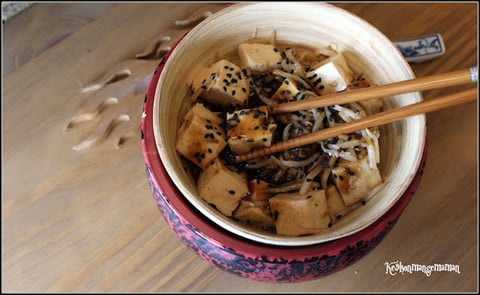 Tofu Mariné BBQ Mr Min puis Sauté avec des Germes de Soja