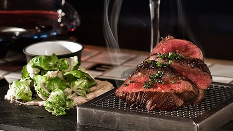 Tournedos de Cerf Fumé Minute, Soubise aux Noix
