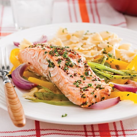 Truite Saumonée en Papillote et Julienne de Légumes