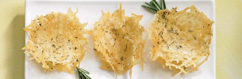 Tuiles de Dentelle au Fromage Parmesan et au Romarin