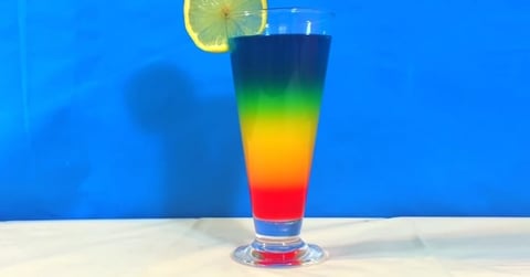 Un Cocktail Sans Alcool Arc-En-Ciel Pour Vos Enfants