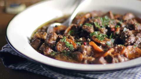 VEAU ÉRABLE ET BALSAMIQUE À LA MIJOTEUSE