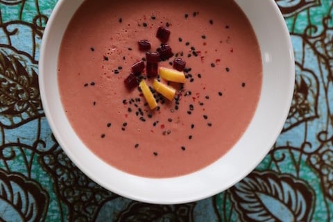 Velouté de Chou-Fleur et Betterave au Curry et au Lait de Coco