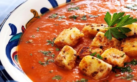 VELOUTÉ DE TOMATES ET DE SAUCISSES ITALIENNES