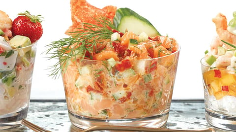 VERRINES DE TARTARE DE SAUMON À LA MÉDITERRANÉENNE DE GENEVIÈVE EVERELL
