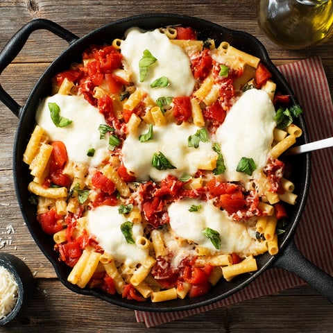 Zitis Gratinés à la Caprese