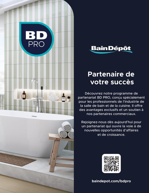Circulaire Bain Dépôt - Page 26. La page présente une publicité pour le programme "BD PRO". Sur la gauche, une image de salle de bain moderne avec une baignoire autoportante, un robinet chromé et des carreaux muraux vert pâle et blancs. Le logo "BD PRO" est superposé sur cette image. Sur la droite, un fond bleu foncé avec le logo Bain Dépôt et le titre "Partenaire de votre succès". Le texte décrit le programme de partenariat BD PRO, conçu pour les professionnels de l'industrie de la salle de bain et de la cuisine, offrant des avantages exclusifs et un soutien commercial. Il invite à rejoindre le programme pour de nouvelles opportunités d'affaires et de croissance. Un code QR est affiché, menant au site baindepot.com/bdpro.