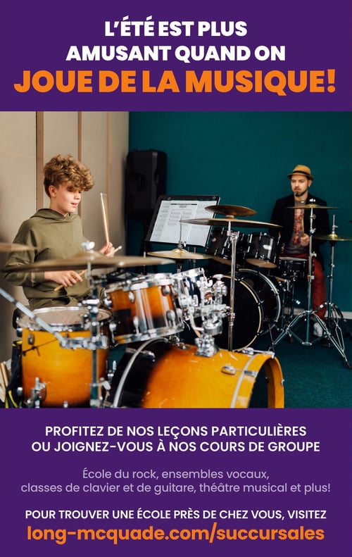 Circulaire Long & McQuade Instruments de Musique - Page 38. La page est dominée par une image de deux personnes jouant de la batterie dans un studio de musique. Un jeune garçon aux cheveux bouclés est au premier plan, souriant et jouant d'une batterie de couleur ambre. Derrière lui, un homme barbu portant un chapeau joue d'une batterie noire. Le texte en haut de la page, sur un fond violet, proclame : "L'ÉTÉ EST PLUS AMUSANT QUAND ON JOUE DE LA MUSIQUE!". En bas de la page, également sur fond violet, on lit : "PROFITEZ DE NOS LEÇONS PARTICULIÈRES OU JOIGNEZ-VOUS À NOS COURS DE GROUPE". Les cours offerts incluent l'école du rock, les ensembles vocaux, les classes de clavier et de guitare, le théâtre musical et plus. Pour trouver une école près de chez vous, il est suggéré de visiter long-mcquade.com/succursales.