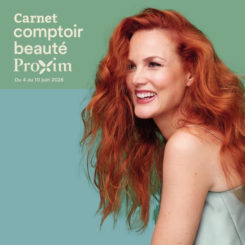 Proxim - Page 1. La page couverture présente une femme rousse souriante, regardant vers la droite, sur un fond vert et bleu. Le texte principal indique "Carnet comptoir beauté Proxim" et les dates "Du 4 au 10 juin 2026".