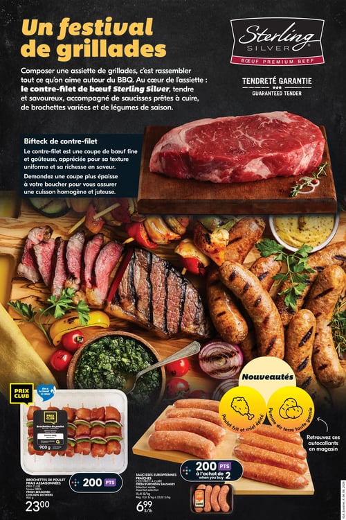 IGA - Page 4. La page est intitulée "Un festival de grillades" en gros caractères jaunes. Elle met en vedette le bœuf Sterling Silver, avec une grande image d'un contre-filet cru sur une planche de bois, accompagné de texte mentionnant sa tendreté garantie. Une description du bifteck de contre-filet est également présente. La partie inférieure de la page montre une grande photo d'un assortiment de grillades cuites, incluant des tranches de steak, des brochettes de poulet et de légumes, ainsi que plusieurs saucisses, le tout accompagné de sauces et d'oignons grillés. Deux offres spécifiques sont affichées : des brochettes de poulet frais assaisonnées saveur BBQ de 900 g pour 23,00 $, donnant 200 points Club. Également, des saucisses européennes fraîches, sélection variée, à 6,99 $ la livre, avec 200 points Club à l'achat de 2 paquets. Une section "Nouveautés" indique la disponibilité d'autocollants en magasin pour des saveurs comme le poulet frit et miel épicé, et la pomme de terre toute garnie.