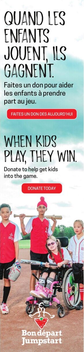 Circulaire Canadian Tire - Page 15. La page est dédiée au programme Bon départ Jumpstart. En haut, le texte en français "QUAND LES ENFANTS JOUENT, ILS GAGNENT." est suivi de "Faites un don pour aider les enfants à prendre part au jeu." Un bouton rouge indique "FAITES UN DON DÈS AUJOURD'HUI". En dessous, le même message est répété en anglais. La partie inférieure de la page présente une photo de quatre enfants souriants en uniformes de baseball sur un terrain de terre battue. L'un d'eux porte un gant de baseball, un autre tient une batte sur ses épaules, et une jeune fille est assise dans un fauteuil roulant rose, tenant également une batte. Le logo de Bon départ Jumpstart est visible en bas de page.