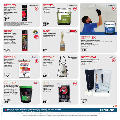 Circulaire Home Hardware - Page 20. La page présente des produits de peinture et de réparation. En haut à gauche, la peinture antirouille Beautitone Rust Coat, noir lustré, 340 g, est à 8,97 $ (était 11,99 $), soit 25 % de rabais. Au centre, l'apprêt-scelleur Beautitone pour cloison sèche, 3,70 litres, est à 25,47 $ (était 29,99 $), soit 15 % de rabais. À droite, la peinture au latex Beautitone pour plafonds, blanc, 3,64 litres, est à 33,97 $ (était 39,99 $), soit 15 % de rabais. Un homme est montré en train de peindre un plafond. En dessous, le revêtement scellant de caoutchouc liquide Flex Seal, clair, noir ou blanc, 396 g, est à 18,99 $ chacun. À côté, un pinceau à soie naturelle jetable, 50 mm, est à 1,99 $. Plus à droite, l'ensemble de bac à peinture et rouleaux Beautitone de 8 pièces est à 17,97 $ l'ensemble (était 23,99 $), soit 25 % de rabais. En bas à gauche, l'imperméabilisant transparent multisurfaces Thompson's WaterSeal, 3,78 litres, est à 25,47 $ (était 29,99 $), soit 15 % de rabais. Au centre, un pulvérisateur Beautitone d'une capacité de 4 litres est à 14,87 $ (était 22,99 $), soit 35 % de rabais. À côté, le produit de remplissage et d'étanchéité pour allée Black Jack Drive-Maxx 500, couvrant environ 350 pieds carrés, 17 litres, est à 34,37 $ (était 42,99 $), soit 20 % de rabais. Enfin, le mélange d'asphalte Ready Road Repair pour nids-de-poule, 22,78 kg, est à 14,99 $. La circulaire met en avant la peinture de qualité fabriquée au Canada, disponible chez Home Hardware.