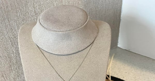 Concours Gagnez un collier Luciole en argent 925 de Caroline Neron d'une valeur de 80$!