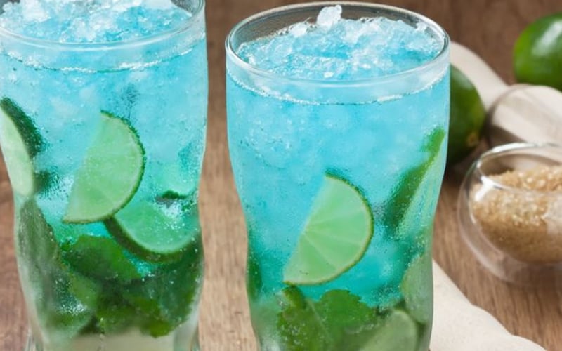 Recette Cocktail au Gin, Curaçao Bleu et Citron Vert