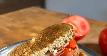 La meilleure sandwich aux tomates