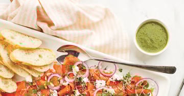 Carpaccio de Saumon Fumé au Basilic et au Citron