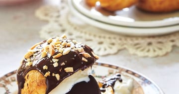 Choux à la Crème Glacée style Profiteroles
