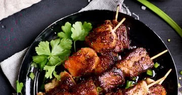 Brochettes de Porc Glacées à l'Orange et au Miel