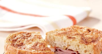 Sandwichs Fondants au Jambon et au Dindon