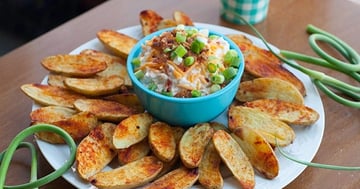 Pommes de Terre Rattes Rôties et Trempette Bacon-cheddar