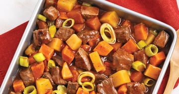 Cubes de Boeuf aux Légumes sur la Plaque