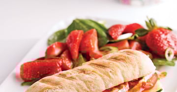 Paninis au Poulet, Brie et Pesto