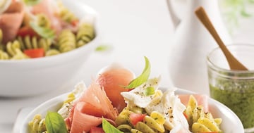 Salade de Rotinis au Pesto, Tomates et Prosciutto