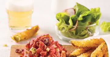 Tartare de Boeuf au Bacon et Oignons Confits à la Bière Noire