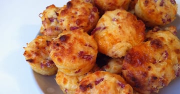 Muffins au Cheddar et Bacon