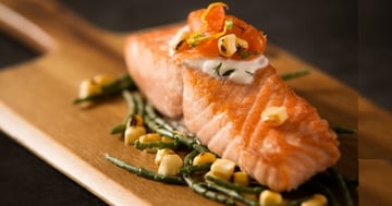 Saumon de l’Atlantique Poêlé avec Saumon Fumé et Yogourt Grec Oikos