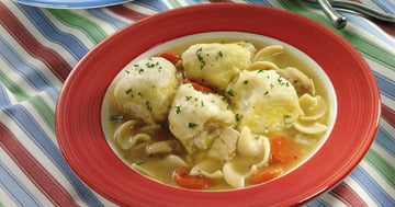Soupe au Poulet et Boulettes de Pâte Faciles