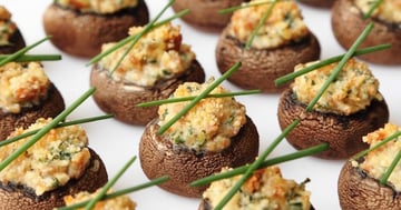 CHAMPIGNONS FARCIS AU FROMAGE DE CHÈVRE