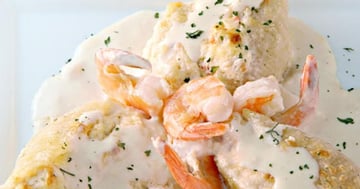 Coquilles Farcies aux Crevettes et au Crabe dans une Sauce Crémeuse à L'ail
