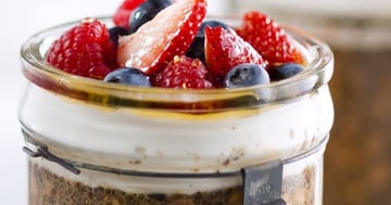 Déjeuner au Yogourt dans un Pot