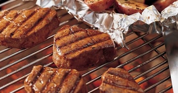 Filets Mignons Marinés avec Pommes de Terre Grelots aux Fines Herbes