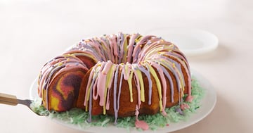 Gâteau Corbeille de Pâques Arc-en-Ciel