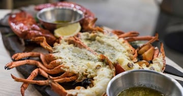 Homards au Beurre à L'ail sur BBQ